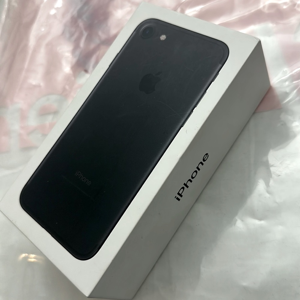Apple iPhone 7 Box